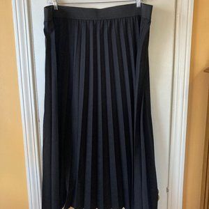 Anthology Black Pleated Elastic Skirt